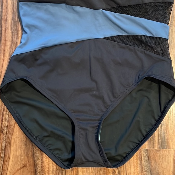 Contours Coco Reef Level Colorblock Bra Sized Underwire One Piece - Picture 6 of 16